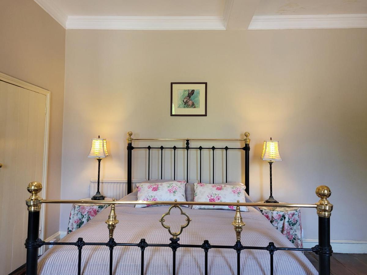 Bed and Breakfast The Old Vicarage Кингтон Экстерьер фото